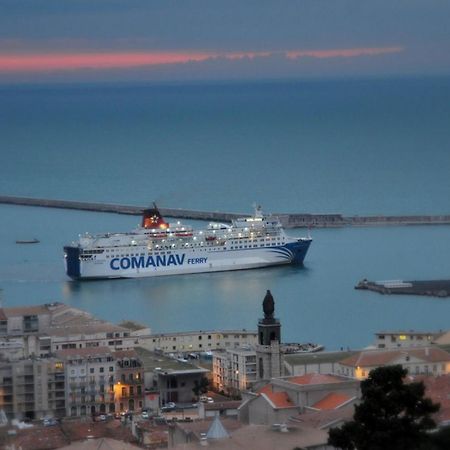 "Luigi" Balcon Sur La Mer Et Le Port De Sete Exterior photo