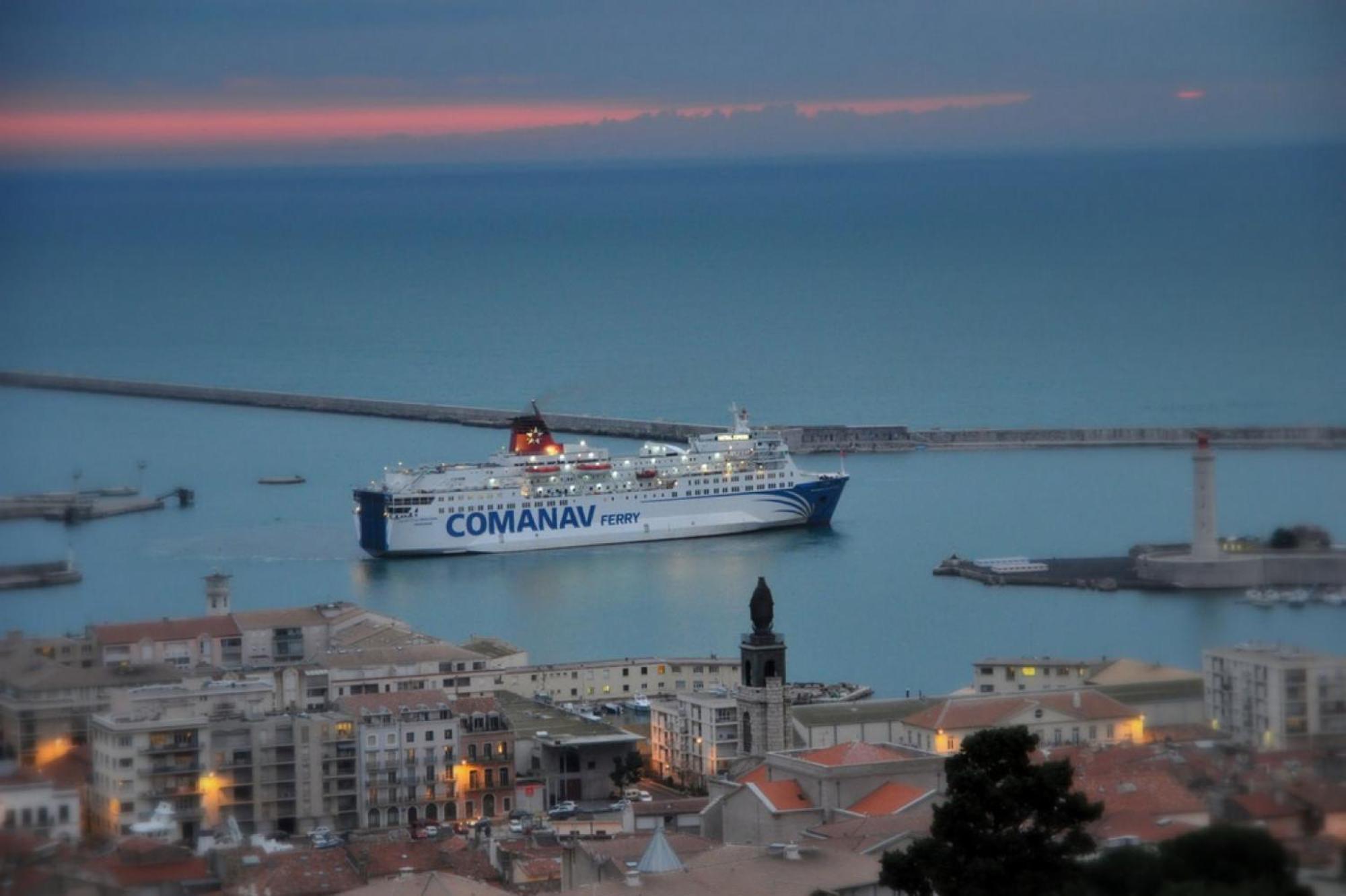 "Luigi" Balcon Sur La Mer Et Le Port De Sete Exterior photo